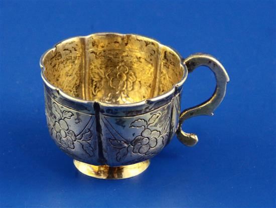 An early 19th century Russian 84 zolotnik silver gilt vodka cup, 38 grams.